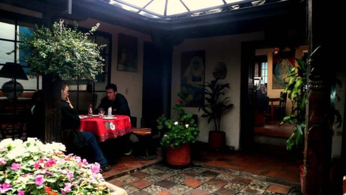 Patio interior renovado, cómo decorarlo Patio interior