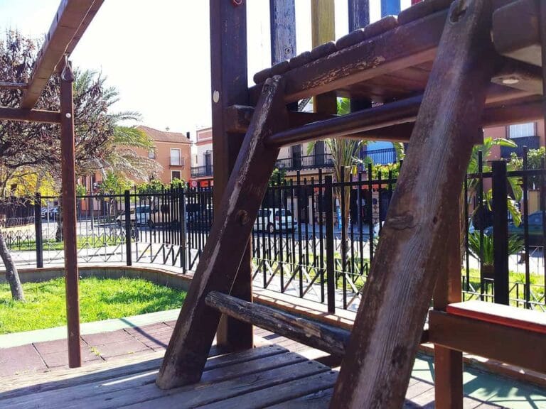 Usos de escaleras para decorar el jardín Usos de escaleras para decorar el jardín