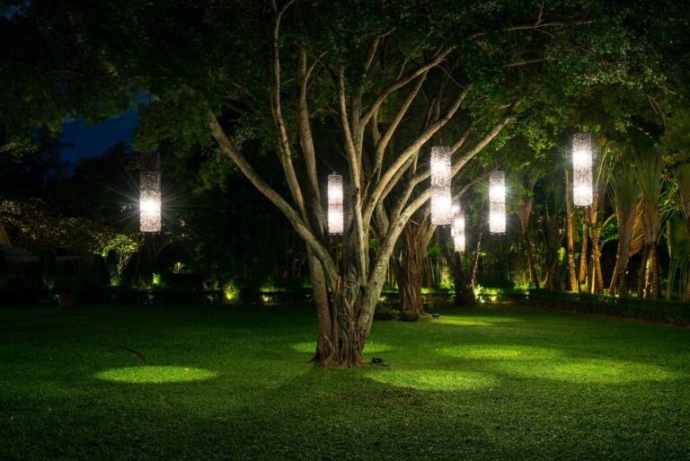 5 trucos para iluminar el jardín esta primavera