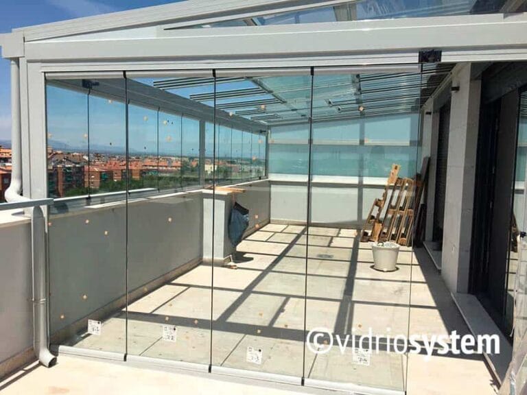 Por qué instalar cortinas de cristal, la solución de cerramiento de moda Por qué instalar cortinas de cristal, la solución de cerramiento de moda