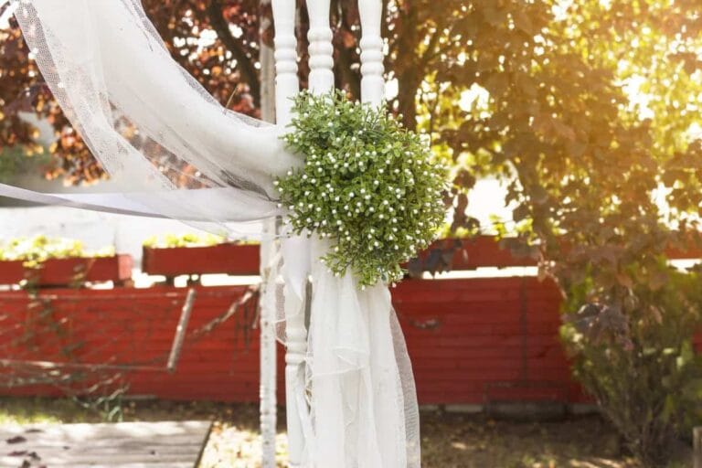 Ideas para preparar un jardín para una boda de exterior