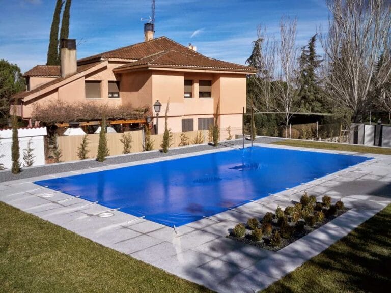 El mantenimiento de la piscina sí importa: ¿Por qué utilizar un cobertor para piscinas? El mantenimiento de la piscina sí importa: ¿Por qué utilizar un cobertor para piscinas?