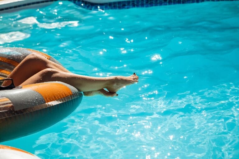 6 consejos para reducir al máximo el consumo de agua en tu piscina 6 consejos para reducir al máximo el consumo de agua en tu piscina