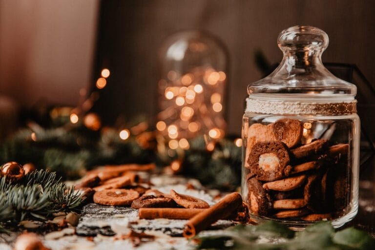 Verde Navideño: Adornos y Plantas para una Decoración Sostenible Verde Navideño: Adornos y Plantas para una Decoración Sostenible