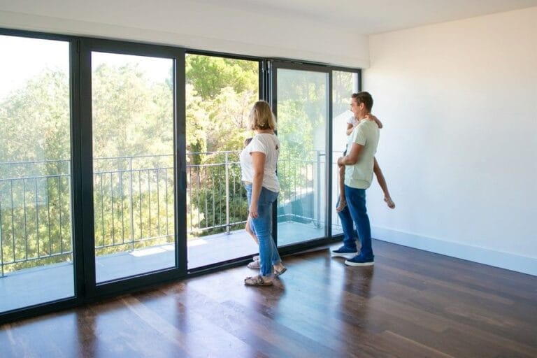 Renovación Elegante con Aluvidal: Proyectos de Aluminio para un Estilo Funcional en 2025 Renovación Elegante con Aluvidal: Proyectos de Aluminio para un Estilo Funcional en 2025