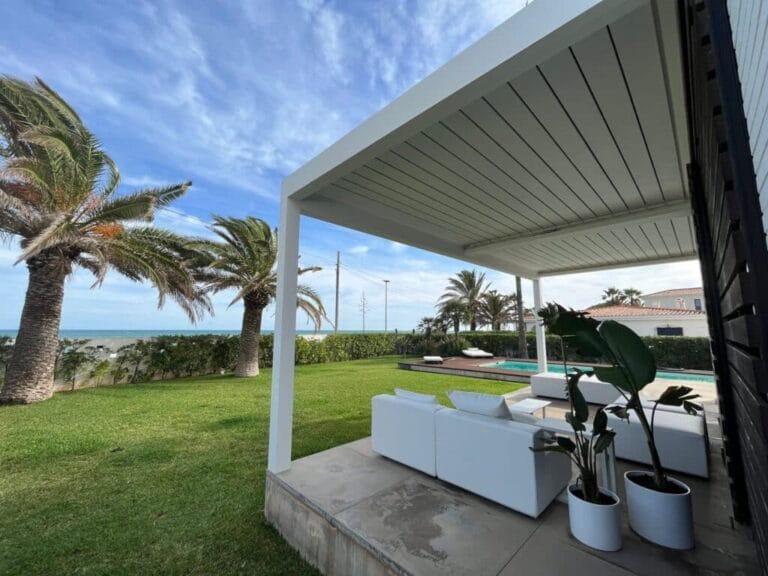 Ahorra Hasta un 30% con Pérgolas Bioclimáticas en Castellón y Tarragona Ahorra Hasta un 30% con Pérgolas Bioclimáticas en Castellón y Tarragona